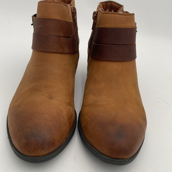 Clarks Tan and Brown Ankle Booties women 7M leather casual office retro Y2K - Picture 4 of 14